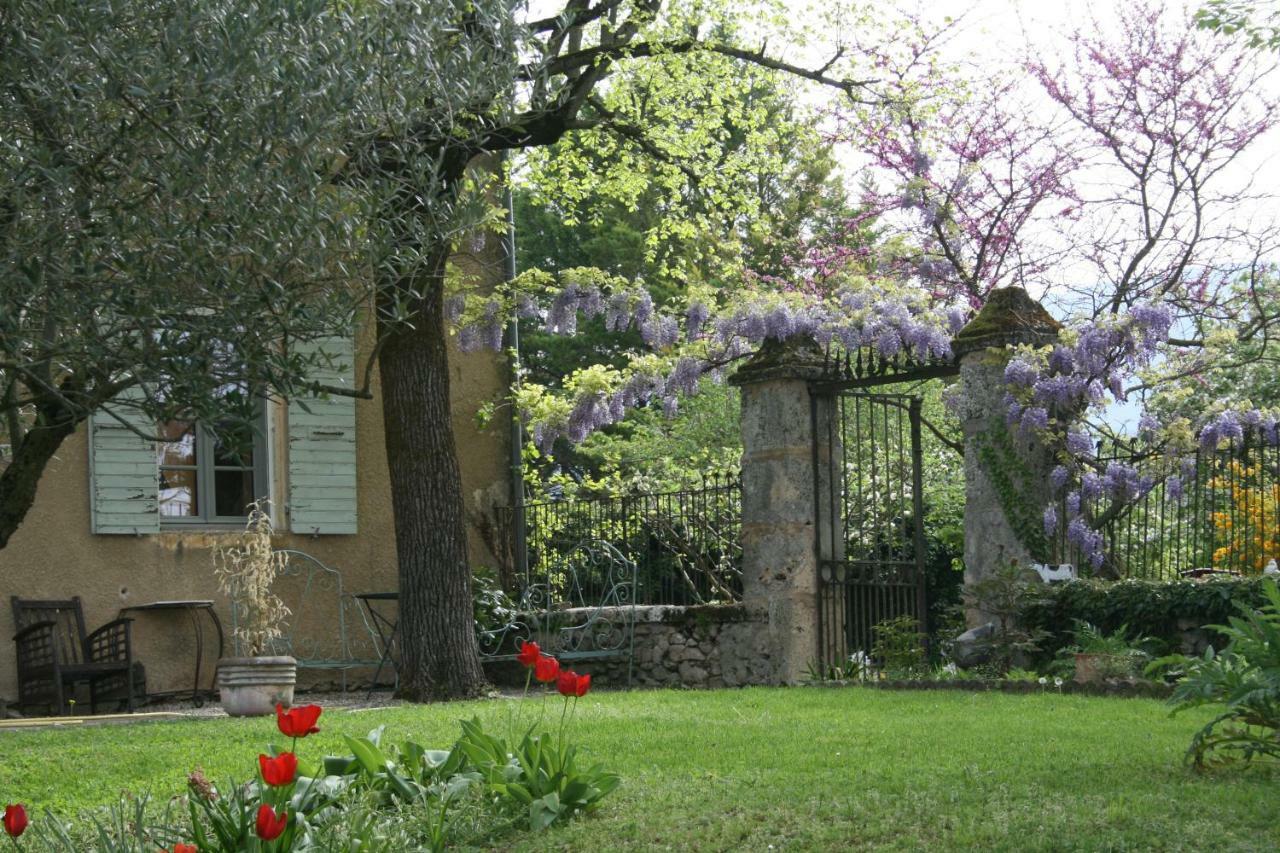 Le Domaine Des Rouges Queues Chateaudouble (Drome) Exterior foto