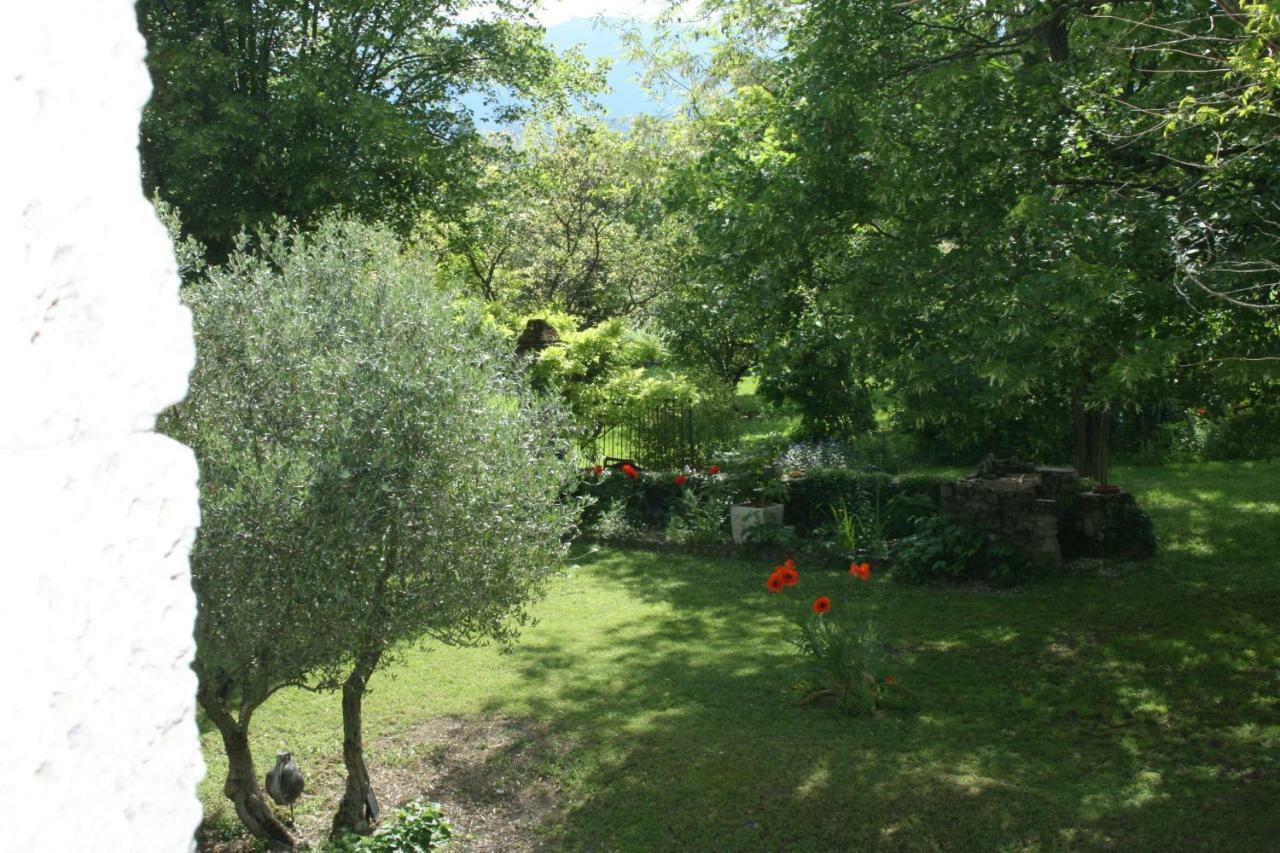 Le Domaine Des Rouges Queues Chateaudouble (Drome) Exterior foto