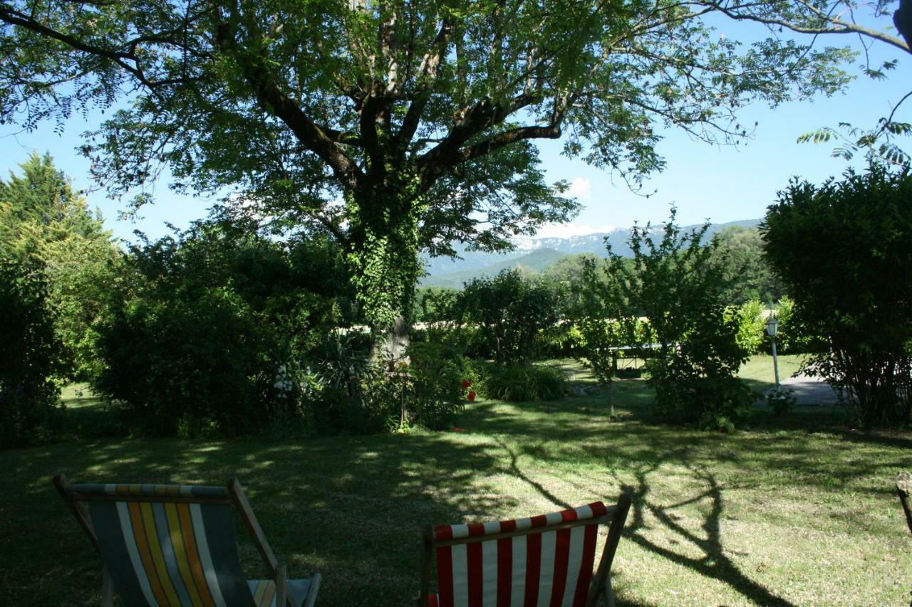 Le Domaine Des Rouges Queues Chateaudouble (Drome) Exterior foto